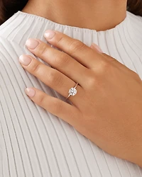 Bague De Fiançailles Solitaire En Diamant Laboratoire Rond Brillant 1,50 Carat Poids Total Or Blanc 14 Carats