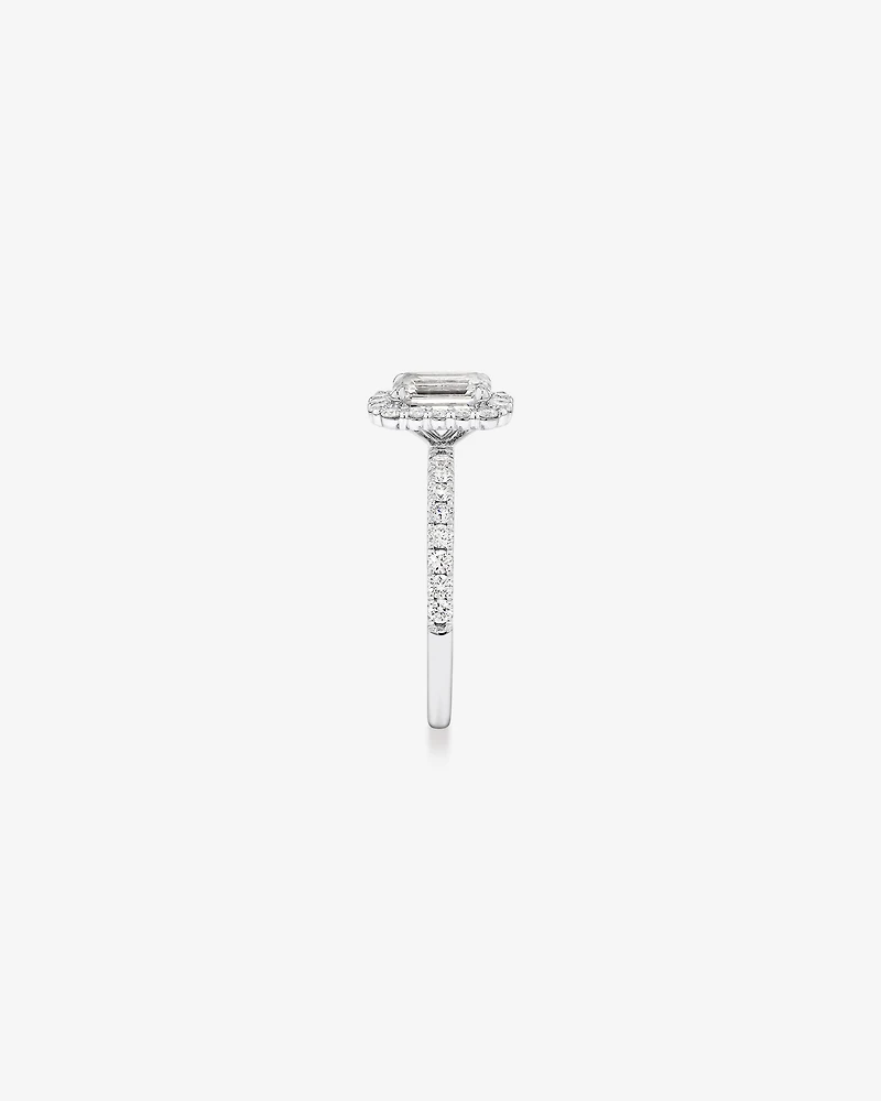 Bague de fiançailles TW Halo en diamant taillé laboratoire 1,78 carat or blanc 14 carats taillée émeraude