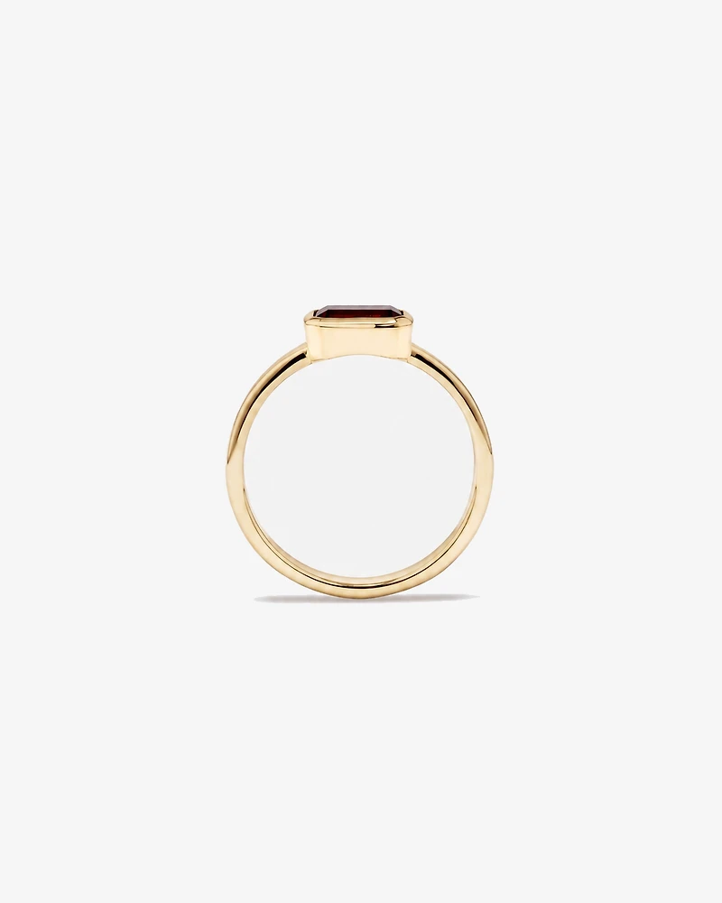 Garnet Bezel Ring 10kt Yellow Gold