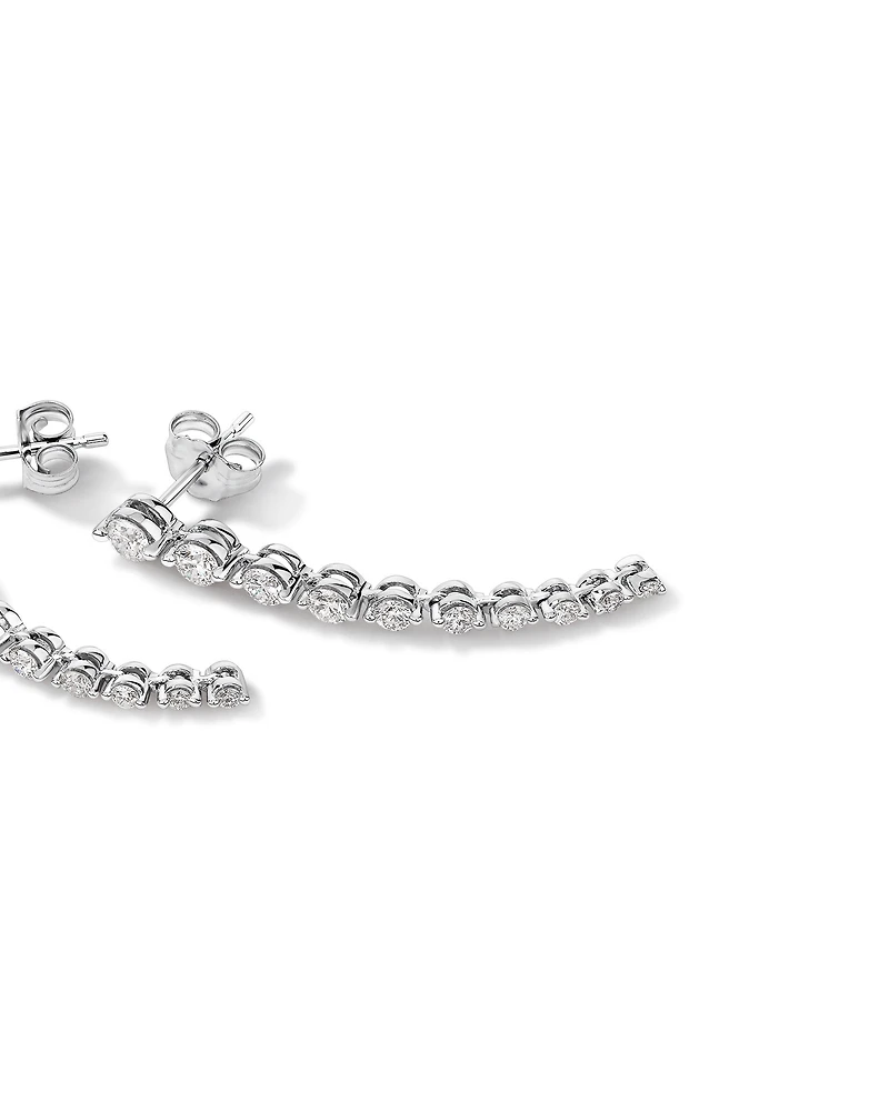 0,50 carat TW Boucles d'oreilles pendantes graduées en diamant en or blanc 18kt