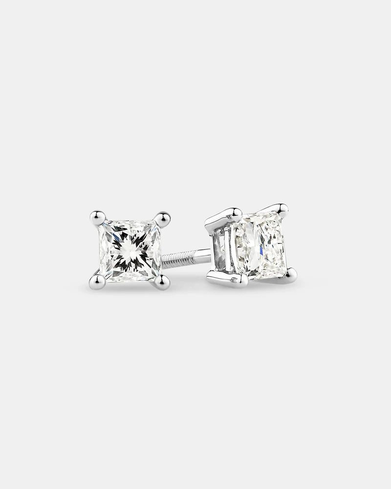 Boutons d'oreilles certifiés en or blanc 14 K avec diamants totalisant 0,96 ct
