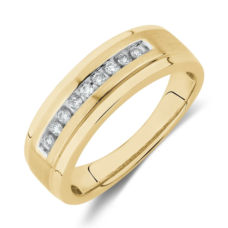 Ring with 0.15 Carat TW of Diamonds in 10kt Yellow Gold