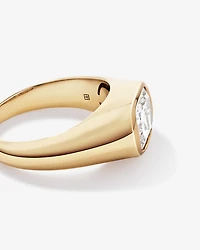 Bague en or jaune 14 carats sertie d'un diamant de laboratoire taille coussin allongé 2,00