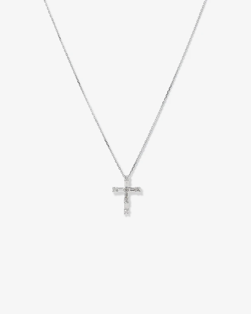 0,34 Carats TW Pendentif croix en diamant brillant rond et baguette monté en or blanc 10kt