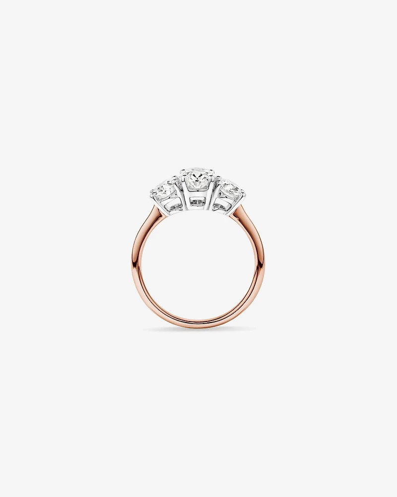 Bague de fiançailles ovale en diamants cultivés en laboratoire de trois carats de 2 carats en or rose et blanc 14 carats