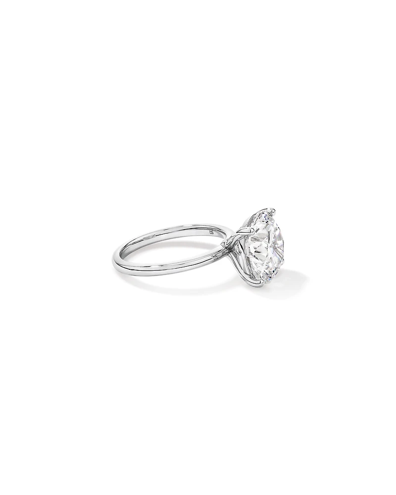 Bague de fiançailles solitaire en platine, sertie d'un diamant rond brillant 6,00 carats (poids total) synthèse