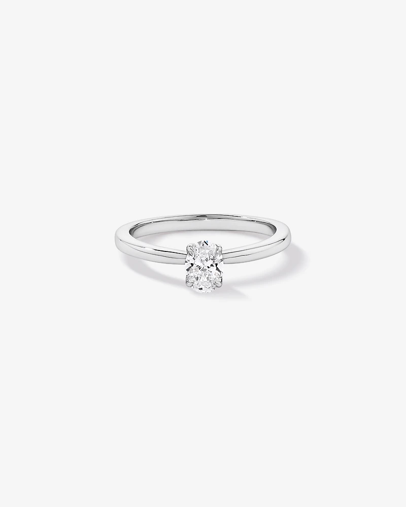 Bague solitaire ovale TW 0,50 carat en platine recyclé