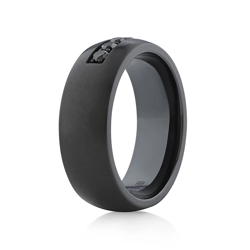 Bague en titane noir avec diamants noirs traités