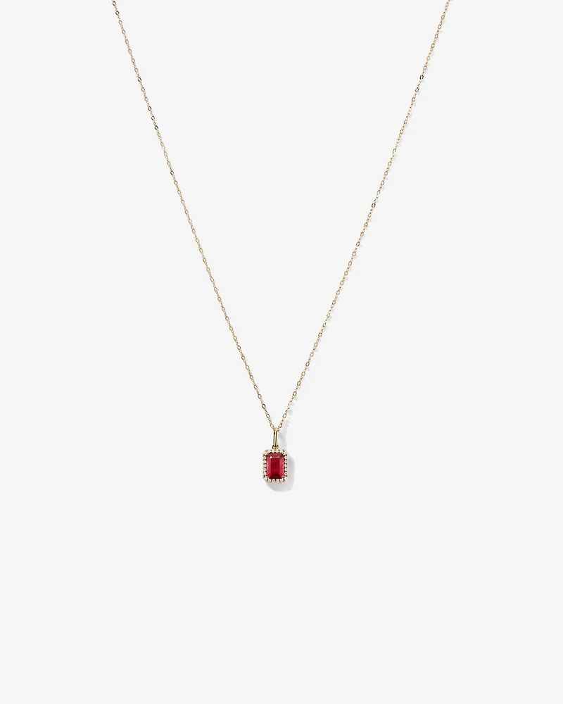 Pendentif halo Rubis créé taille émeraude avec diamants et chaîne en or jaune 10 ct