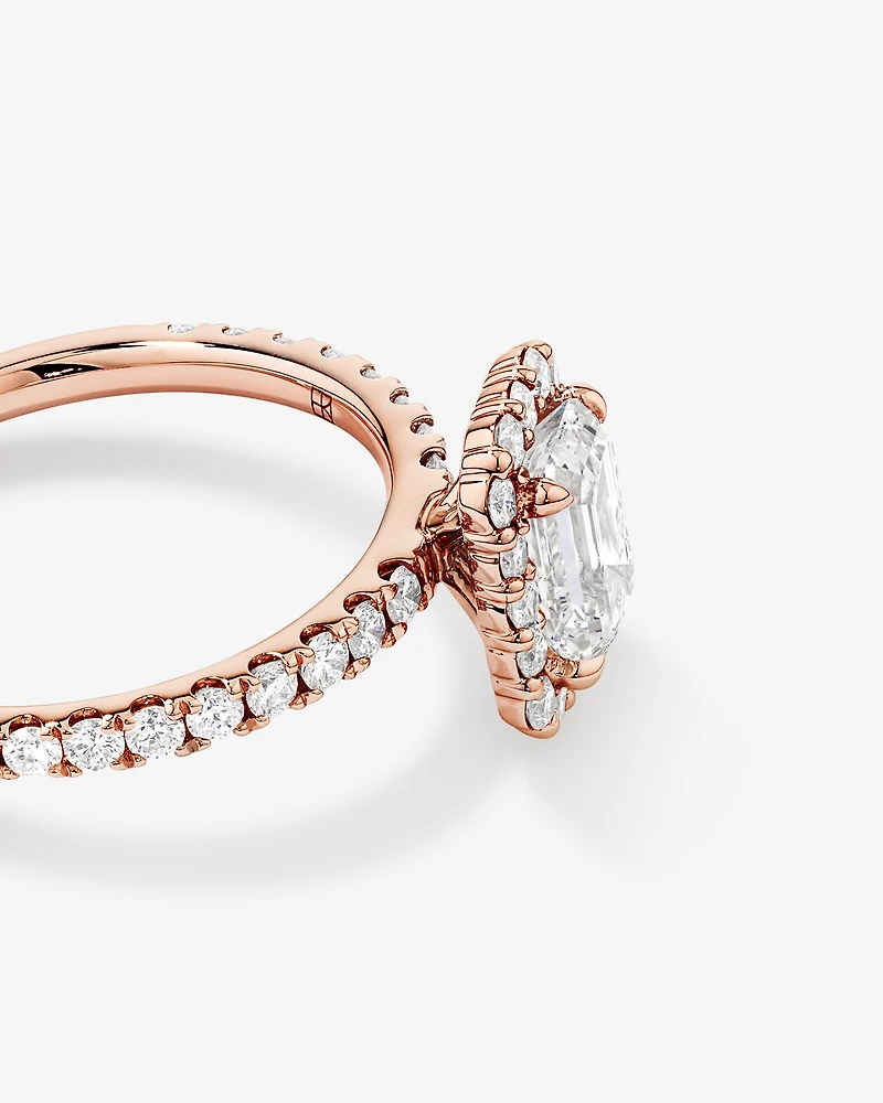 Bague de fiançailles en halo de diamants cultivés en laboratoire TW taille émeraude de 1,78 carat en or rose 14 carats