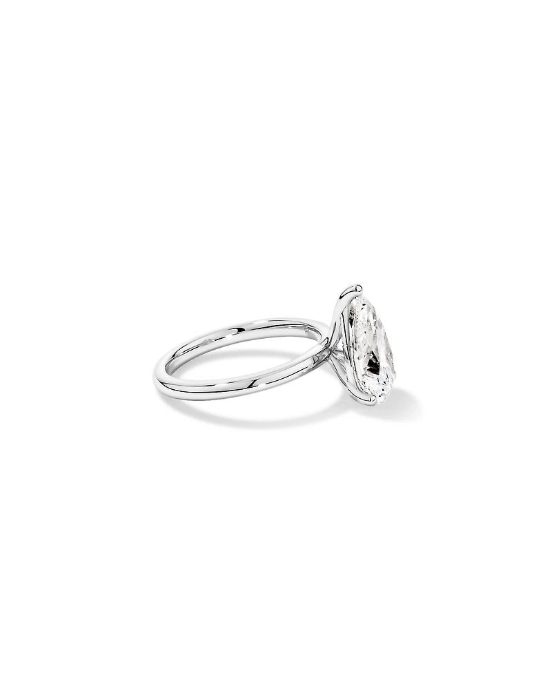 Bague de fiançailles solitaire en platine, sertie d'un diamant laboratoire taille poire 3,00 carats (poids total)