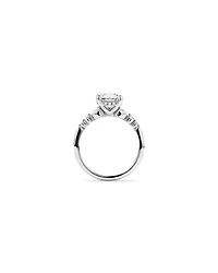 Bague en or blanc 14 carats sertie de diamants laboratoire ronds brillants et poires d'accentuation (poids total : 2,28 carats)