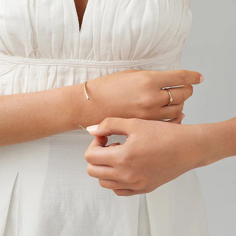 Bracelet Jonc Flex Rangée de Diamant de 0,68 Carat TW en Or Jaune 10kt