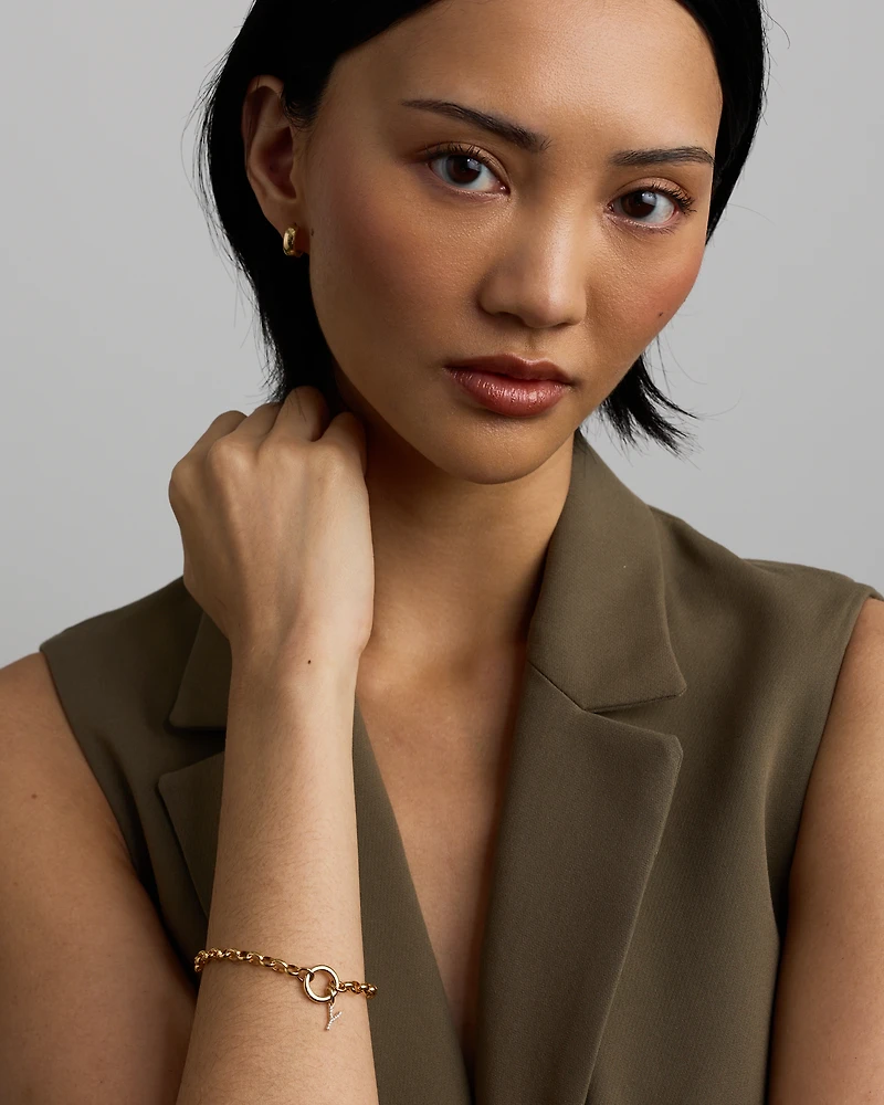 Pendentif à l’initiale de la lettre Y en diamant en or jaune 10 carats