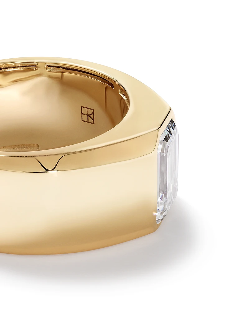 Bague cigare moderne en or jaune 14 carats, sertie d'un diamant de 2,00 carats taille émeraude cultivé en laboratoire