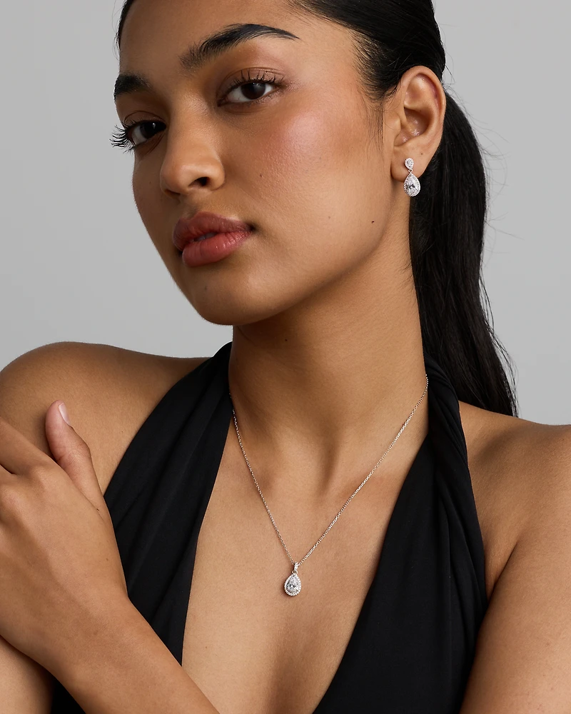 Collier Pendentif Halo en Zircon Cubique en Forme de Poire en Argent Sterling