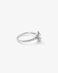 Bague de fiançailles en or blanc 14 K à pierre en forme de poire avec halo de diamants totalisant 0,92 ct