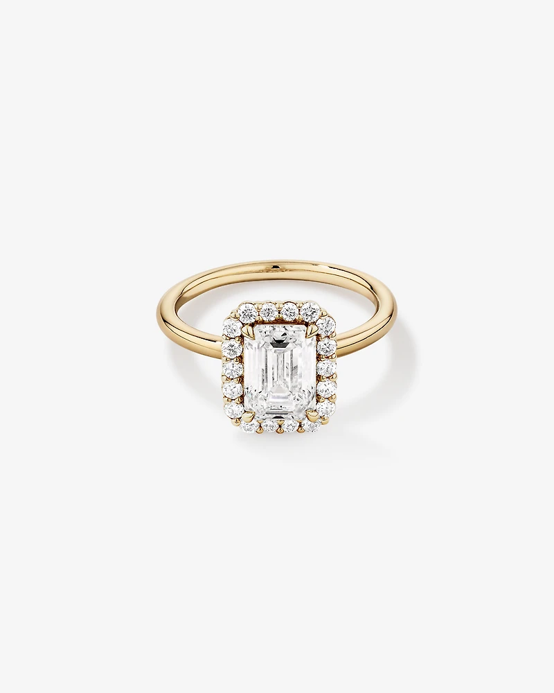 Bague de fiançailles en halo de diamants cultivés en laboratoire TW taille émeraude de 2,34 carats en or jaune 14 carats