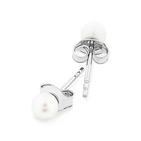 Boutons d'oreilles en argent avec perles d'eau douce de culture