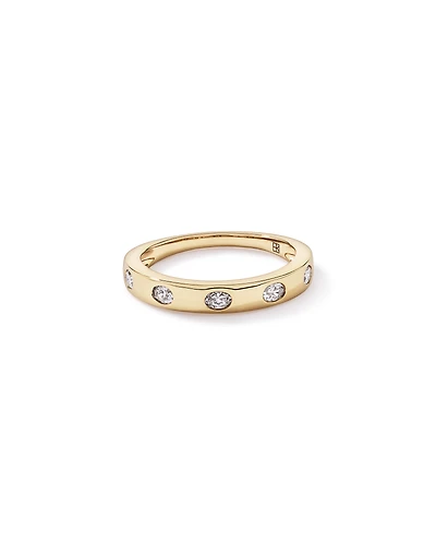 Alliance en or jaune 14 carats sertie d'un diamant ovale de synthèse 0,22 carat