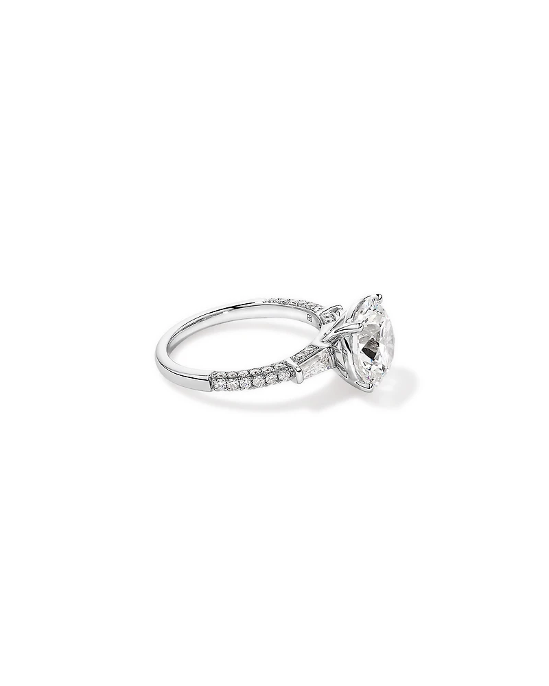 Bague de fiançailles en diamant ronde Brilliant & Baguette cultivée laboratoire 4,59 carats TW or blanc 18