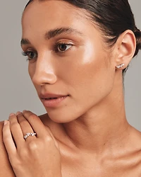 Boucles d’oreilles grimpantes en diamants cultivées en laboratoire TW Floret de 0,96 carat en or blanc 10 carats