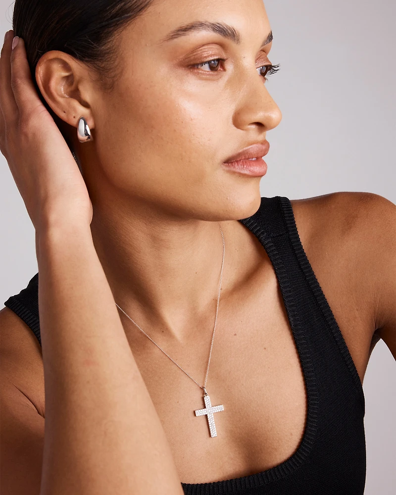 Collier pendentif croix en forme de coussin en zircon cubique en argent sterling