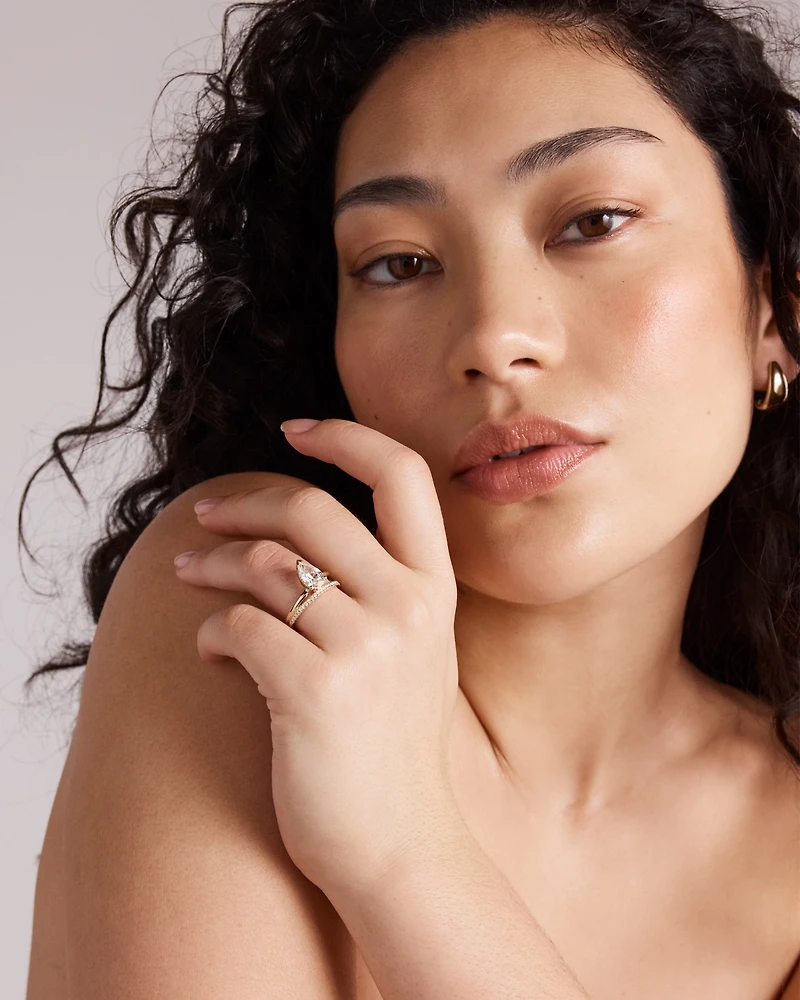 Bague de fiançailles à double anneau en or jaune 14 carats, sertie d'un diamant de laboratoire taille poire de 1,87 carat TW