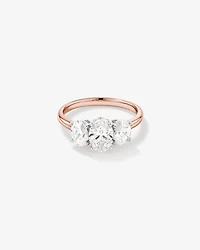 Bague de fiançailles ovale en diamants cultivés en laboratoire de trois carats de 2 carats en or rose et blanc 14 carats
