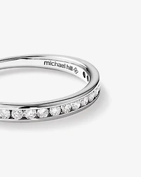 Alliance en or blanc 14 K avec diamants totalisant 0,25 ct