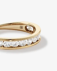 Bague De Mariage En Diamant De Laboratoire Rond Brillant De 1,00 Carat Poids Total Sertie En Canal En Or Jaune 14 Carats