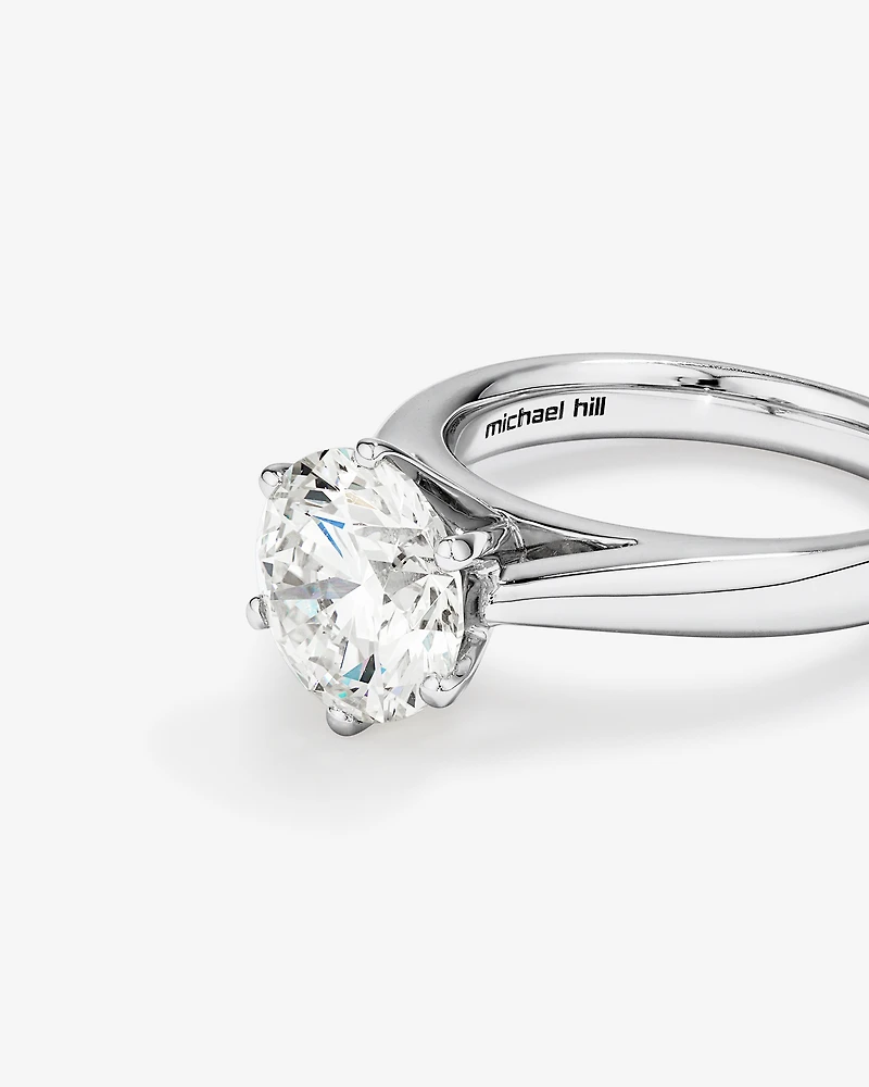 Bague de fiançailles solitaire certifiée avec un diamant de 3 carats en or blanc 14kt.