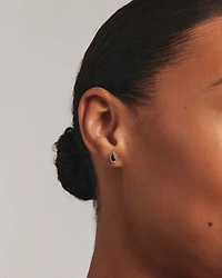 Boucles d'Oreilles Clous Halo en Pierre Précieuse Rubis Rouge Taille Poire et 0,09 Carat TW Diamant en Or Jaune 10 kt