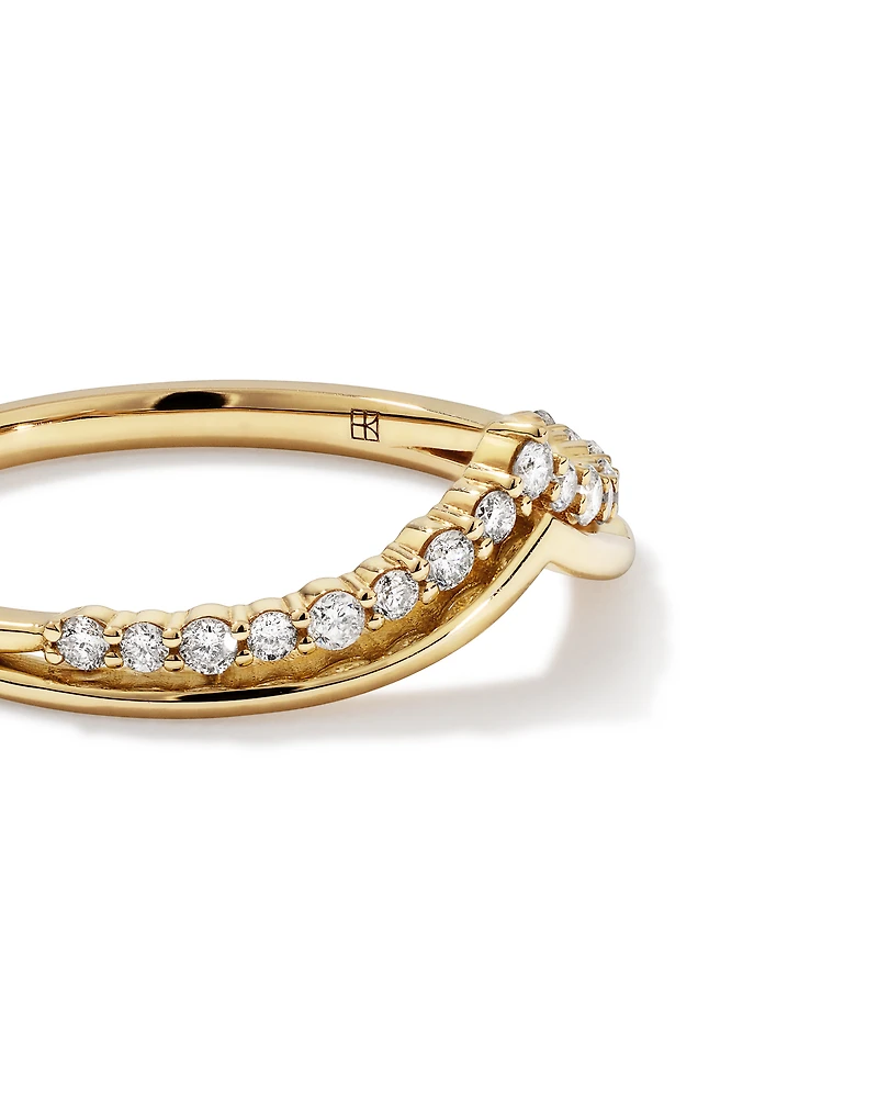 0.18 Carat TW Diamond Chevron Wedding Ring in 14kt Yellow Gold