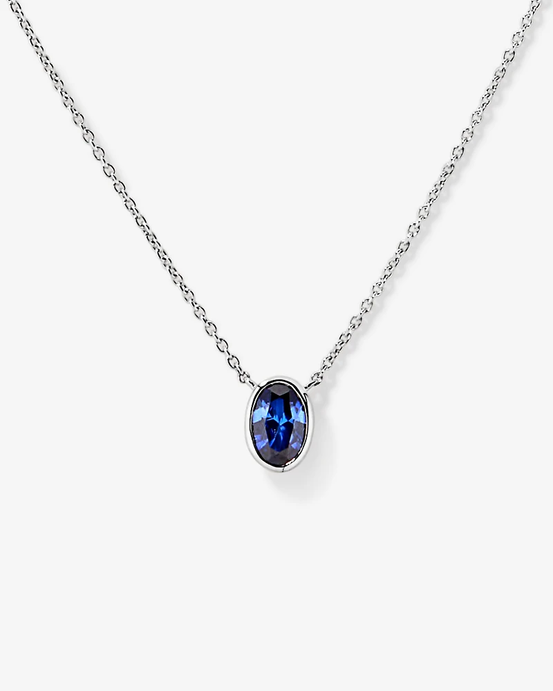 Collier ovale bleu en saphir en or blanc 10 carats