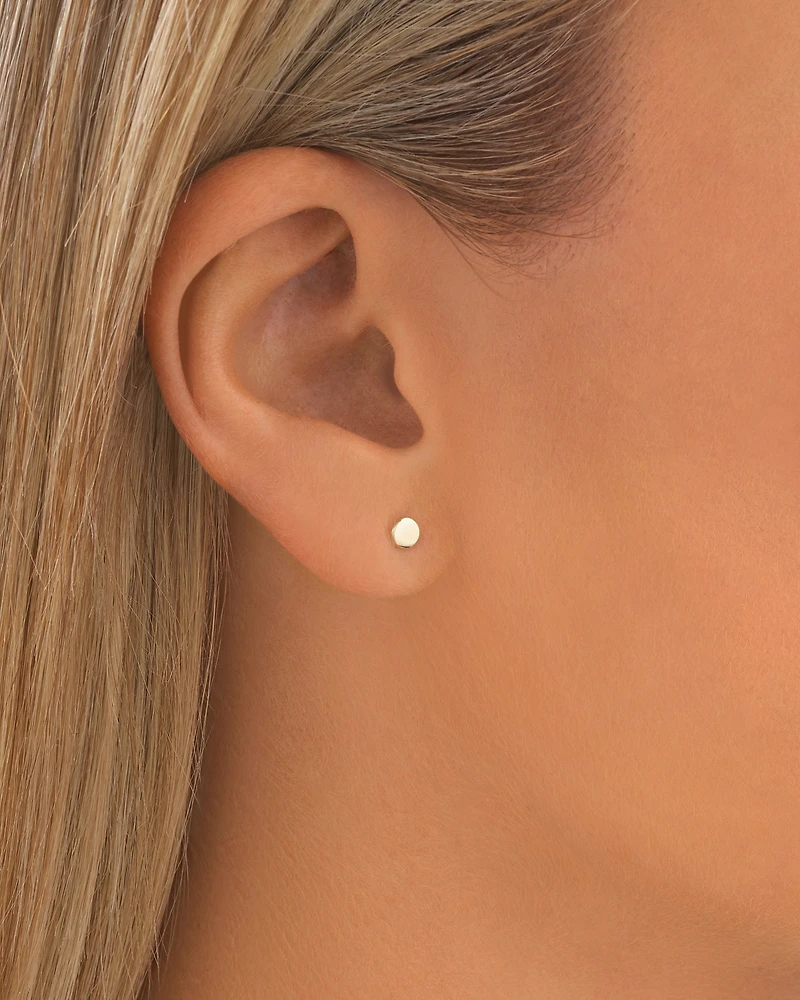 Boutons d'oreilles en forme de cercle or jaune 10 K 4 mm