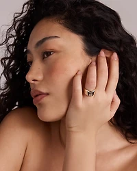 Bague cigare moderne en or jaune 14 carats, sertie d'un diamant de 2,00 carats taille émeraude cultivé en laboratoire