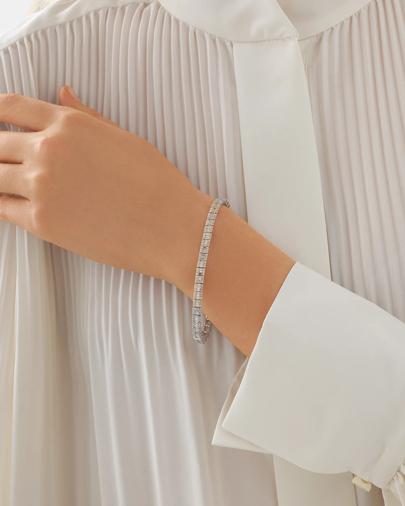 Bracelet de tennis en diamants baguette de 3,37 carats TW en or blanc 14 ct