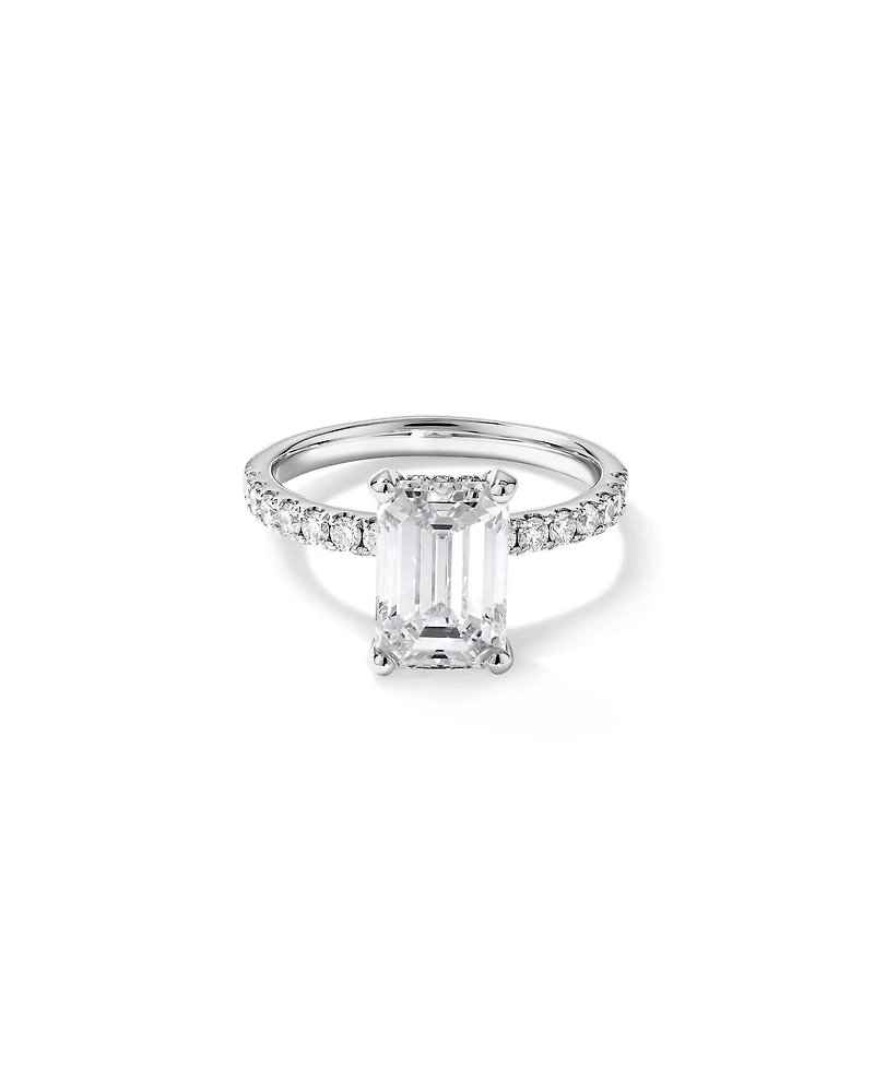 Bague de fiançailles en or blanc 18 carats avec diamant laboratoire taille émeraude 3,50