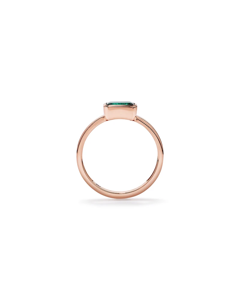 Création d’une bague en lunette émeraude or rose 10 carats