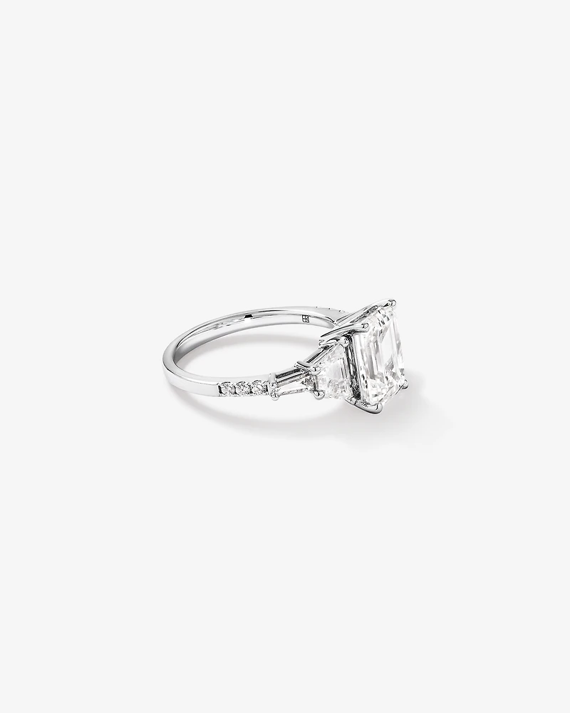 Bague de fiançailles en diamant émeraude taillée laboratoire 4,26 carats TW or blanc 18