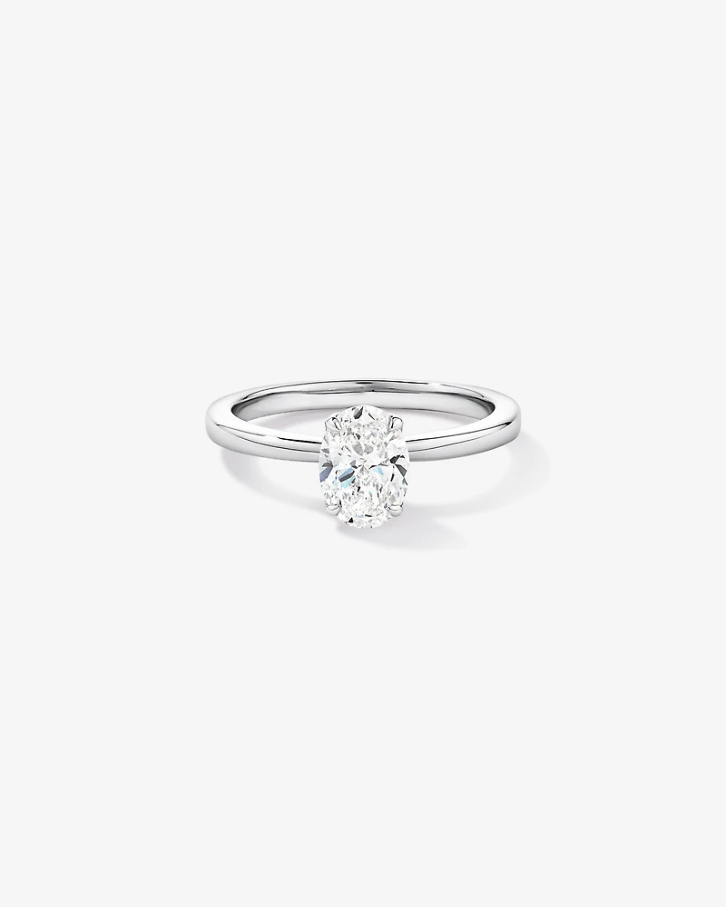 Bague ovale solitaire 1,00 carat TW en platine recyclé