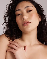 0.15 Carat TW Diamond Station Wedding Ring in 14kt Yellow Gold