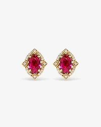 Boucles d'oreilles clous halo en or jaune 10 kt avec rubis créé taille ovale et diamants