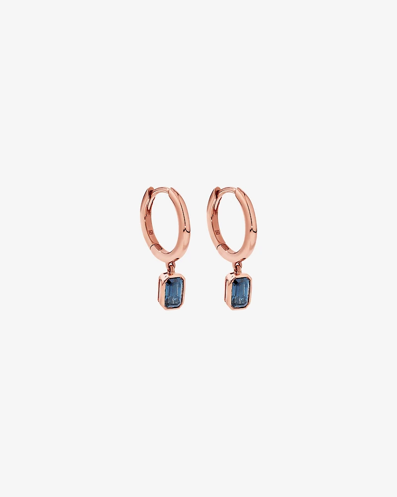 Boucles d’oreilles à cerceaux à bec caillou en doré 10 carats en serrure émeraude en saphir et émeraude d’australie