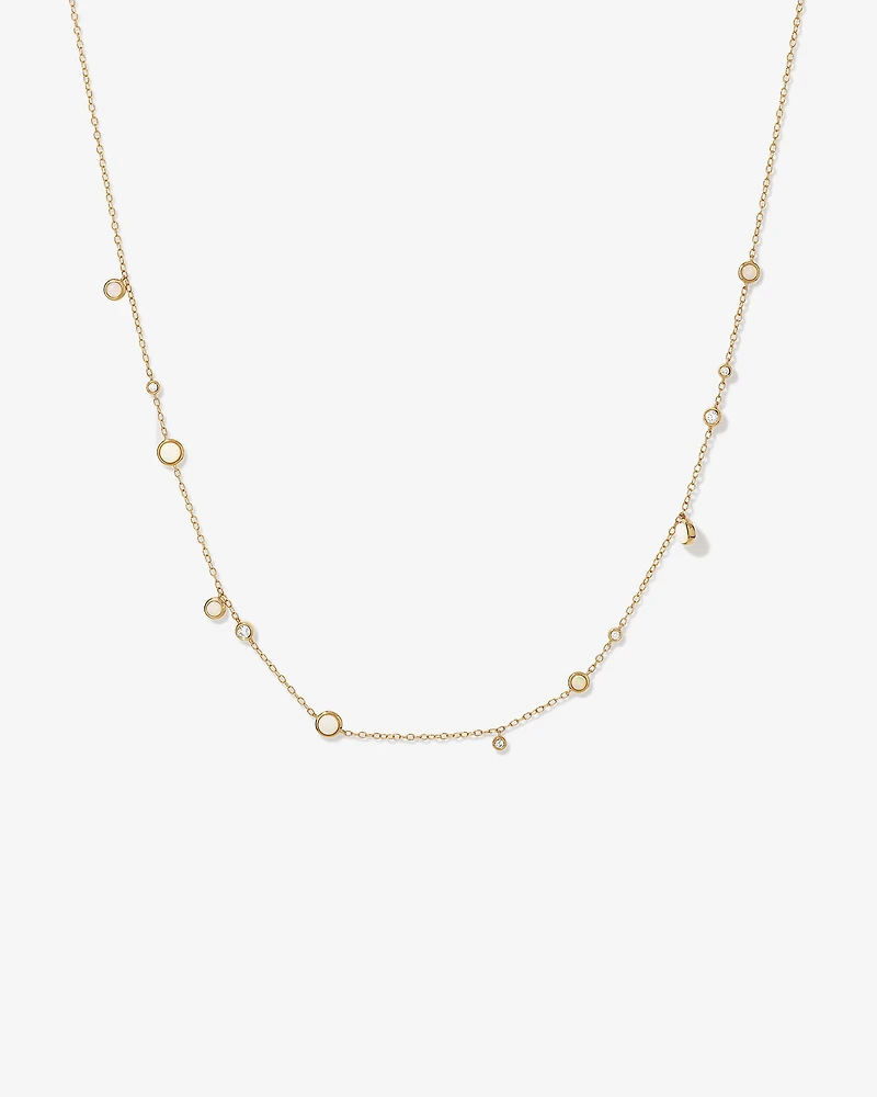 Collier en or jaune 10 K à opales et à diamants totalisant 0,15 ct