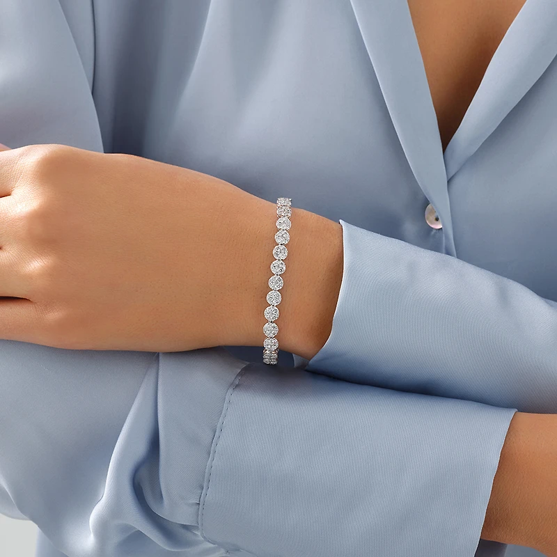 Bracelet de tennis en grappe de 9 diamants de 5,02 carats TW en or blanc 14 ct