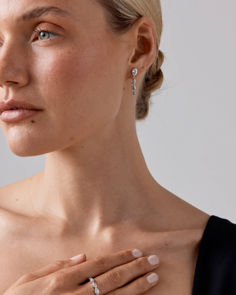 Boucles d'Oreilles Pendantes en Clou Serties en Chaton de Zircon Cubique en Forme de Poire en Argent Sterling