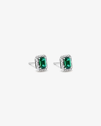 Création de la bague halo en diamant TW de 0,10 carat cultivée en laboratoire en or blanc 10 carats