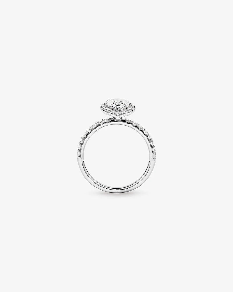Bague De Fiançailles Halo En Diamant De Laboratoire Taille Poire De 1,82 Carat Poids Total En Or Blanc 14 Carats